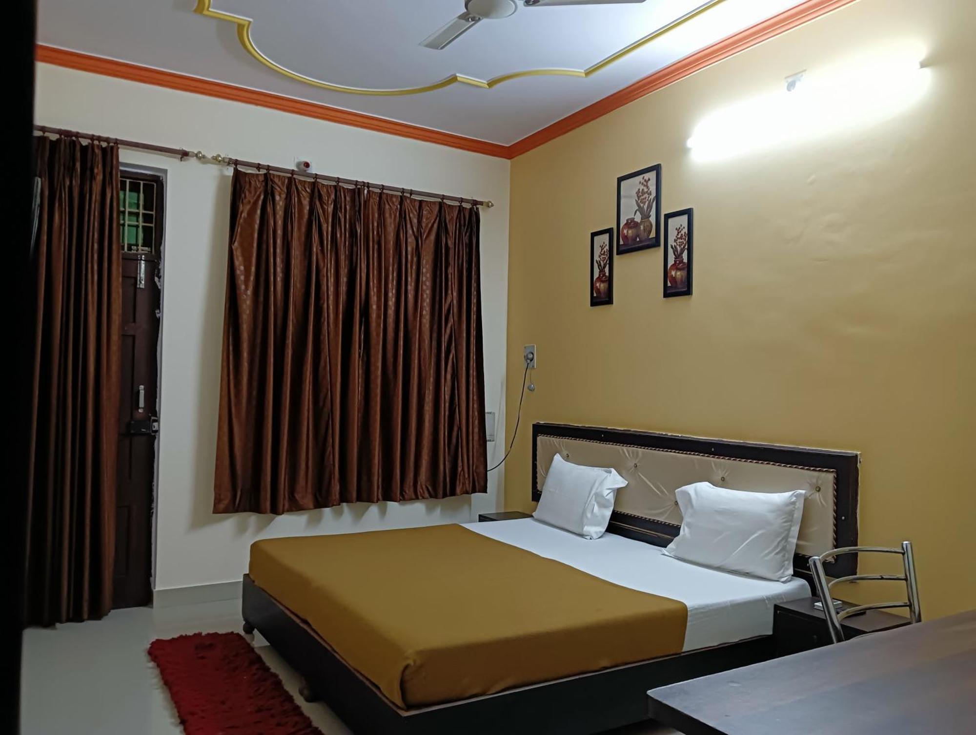 Varuna Palace Varanasi , Near Mandir & Ghat'S Eksteriør billede