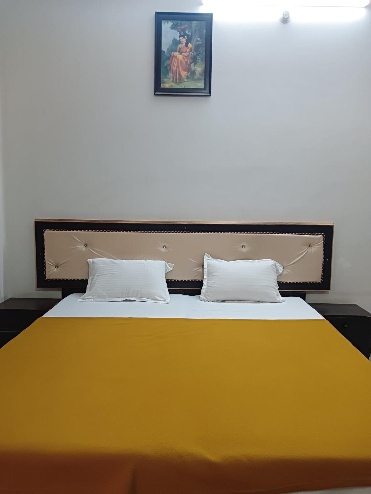 Varuna Palace Varanasi , Near Mandir & Ghat'S Eksteriør billede