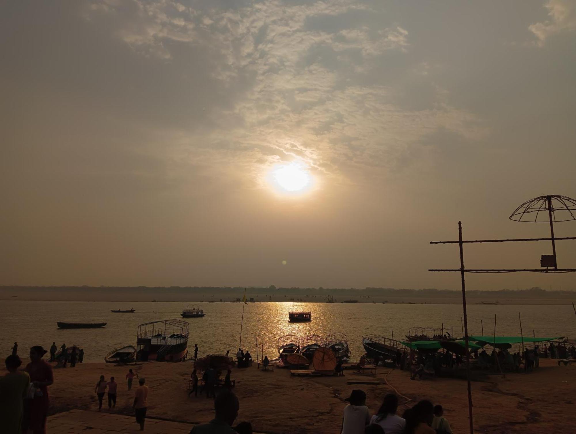 Varuna Palace Varanasi , Near Mandir & Ghat'S Eksteriør billede